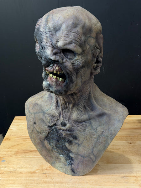 IN STOCK - Bobblehead Undead paint