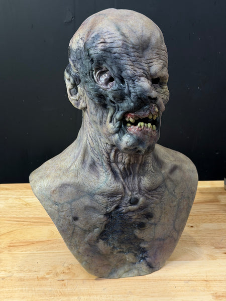 IN STOCK - Bobblehead Undead paint